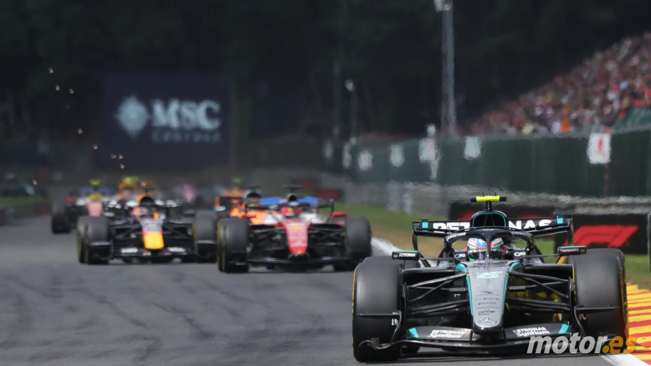 Antonelli gana en Bélgica pese al regalo de la FIA a Ferrari, Russell se diluye de la lucha por el mundial