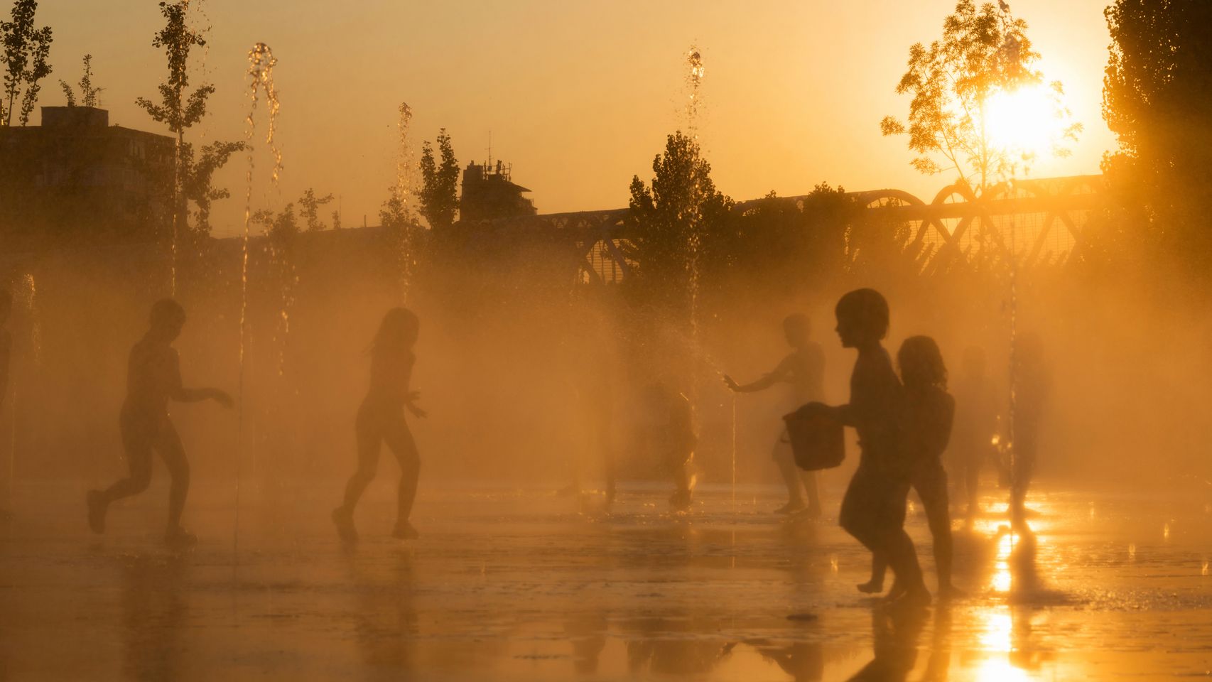 Las olas de calor ponen en tela de juicio la adaptación de las ciudades españolas: "La edad importa, pero la renta decide"