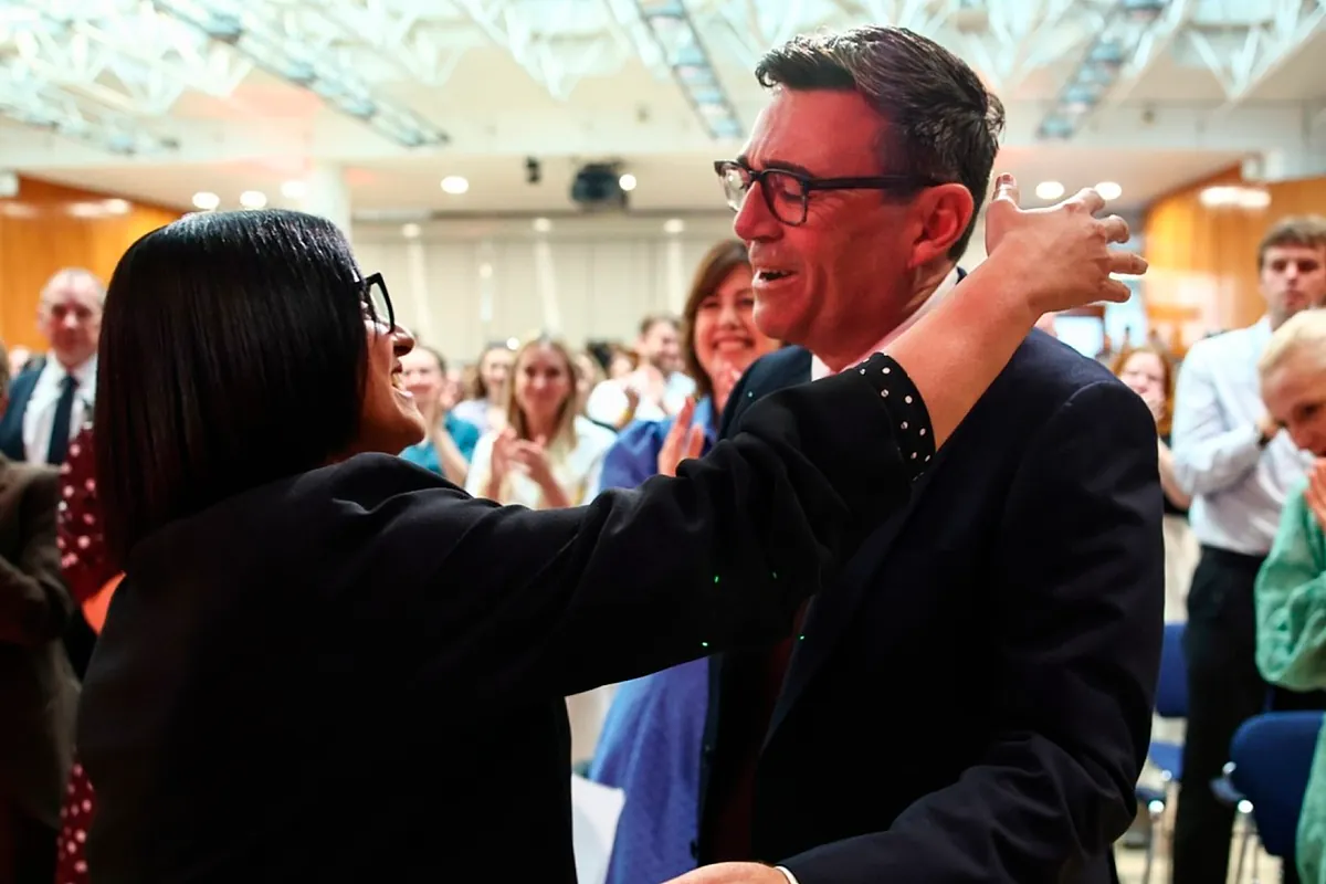 Nacionalizaciones y más impuestos: Burnham llega a Downing Street