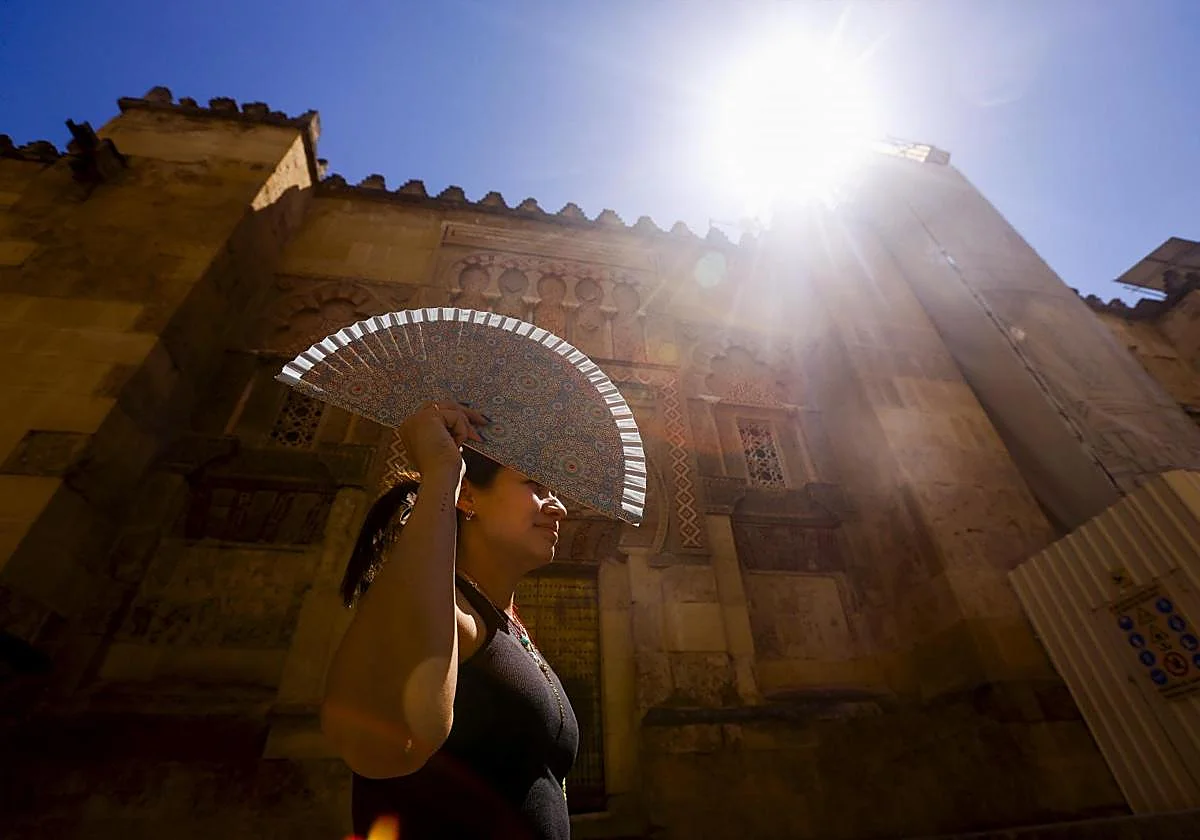 El calor sofocante vuelve a poner en aviso a toda Andalucía menos Huelva este lunes