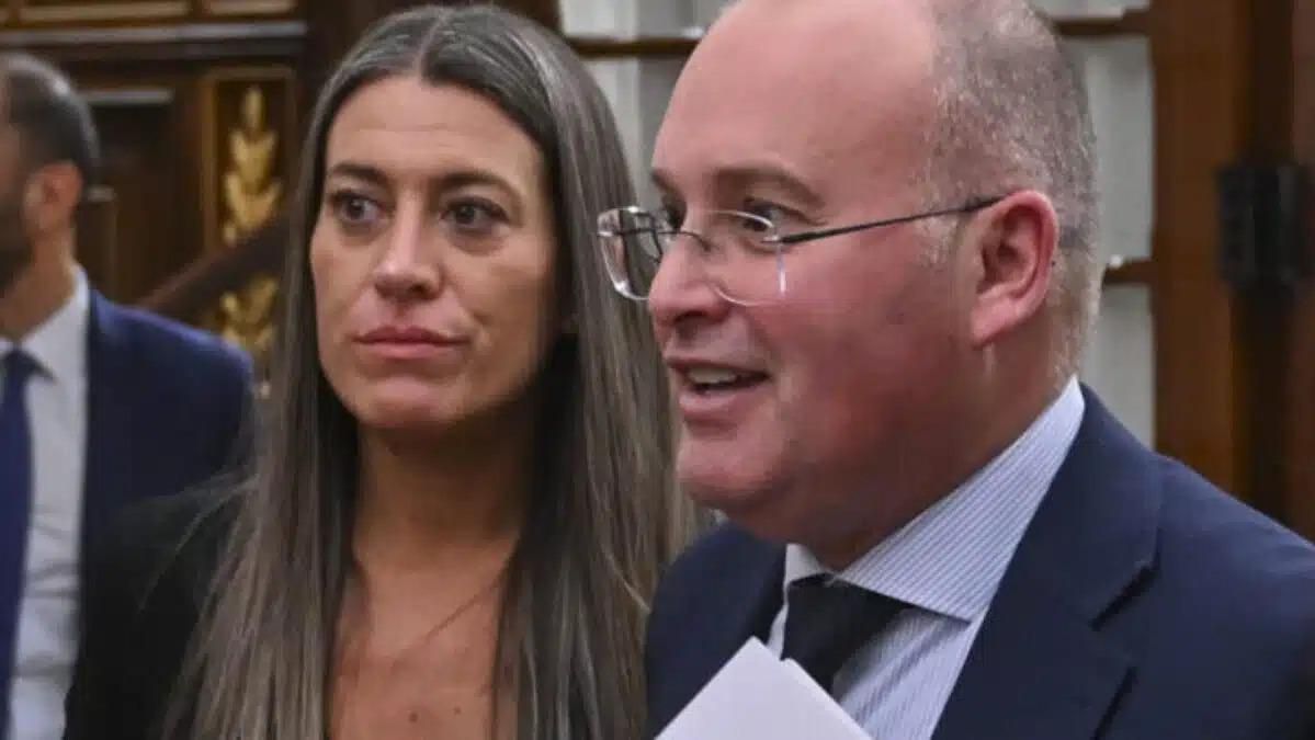 Junts, alertado por el 'sorpasso' de Aliança Catalana, se une a PP y Vox en la ofensiva contra la 'ley de nietos' y la regularización