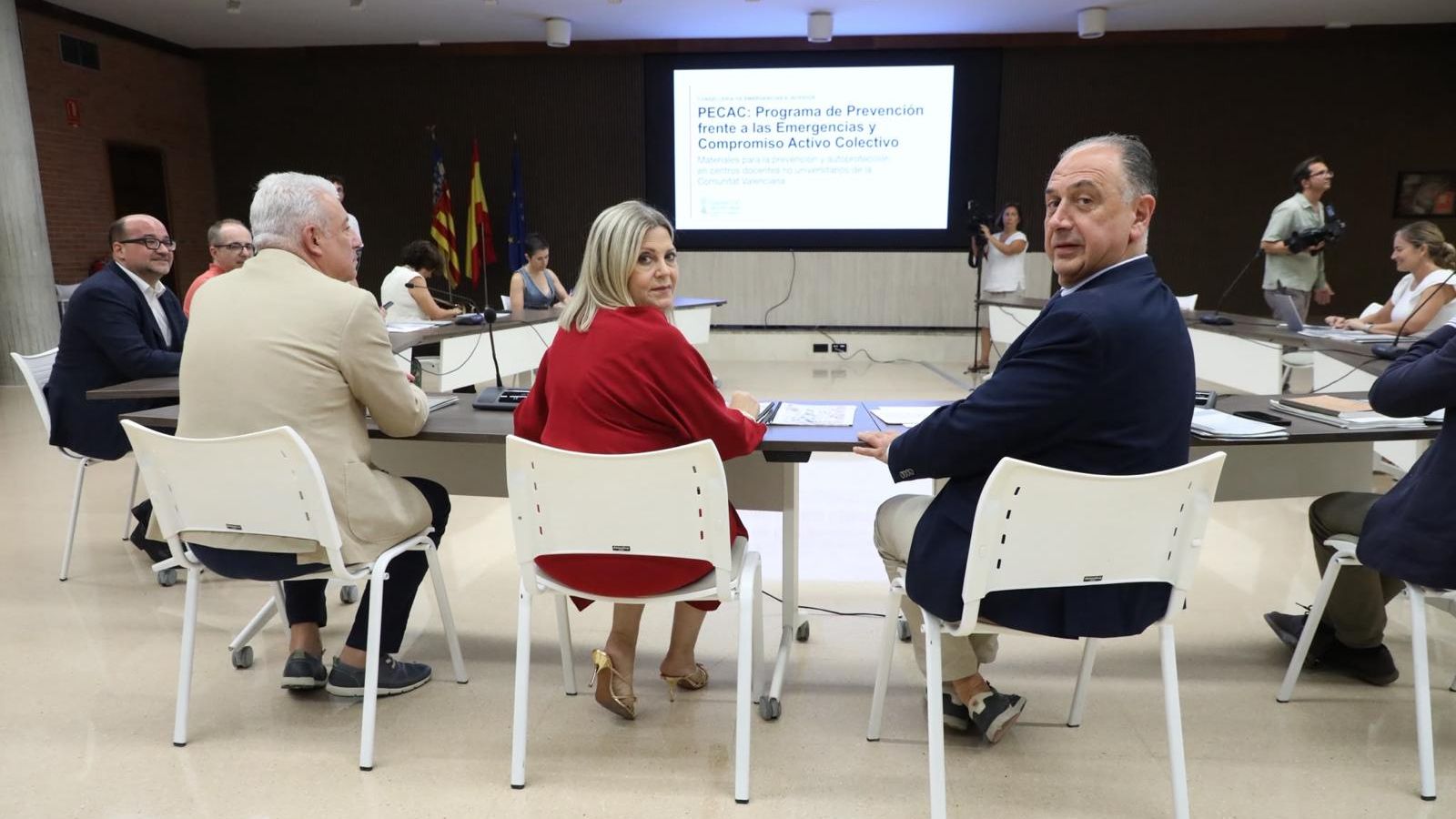 La Generalitat presenta un manual didáctico para formar a los alumnos valencianos ante situaciones de emergencia