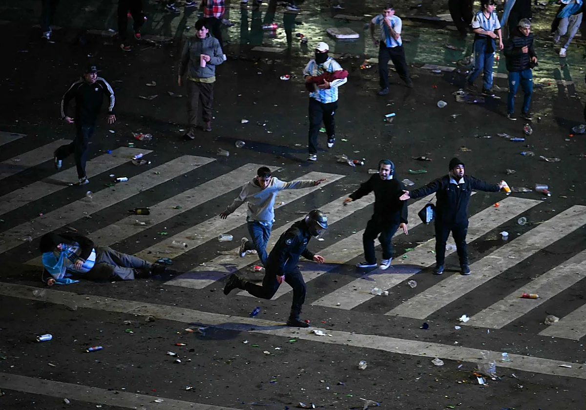 Incidentes en el Obelisco y un festejo truncado: el saldo de la final de Argentina contra España