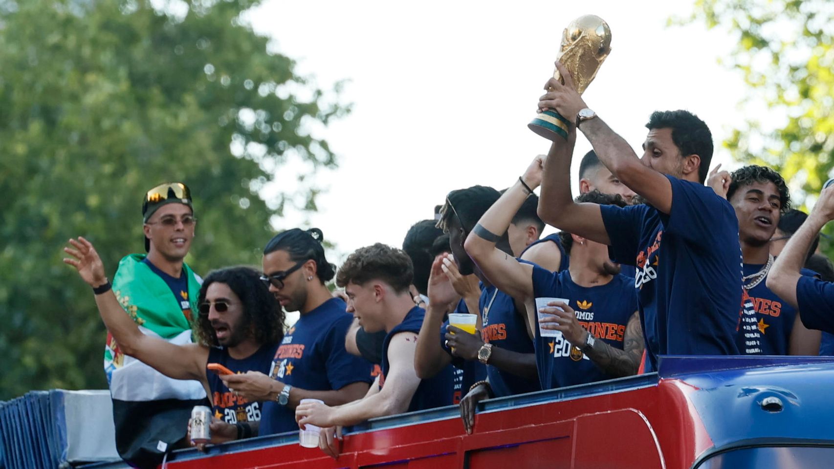 Celebración de España del Mundial hoy, en directo | Última hora del recorrido de la selección española por las calles de Madrid