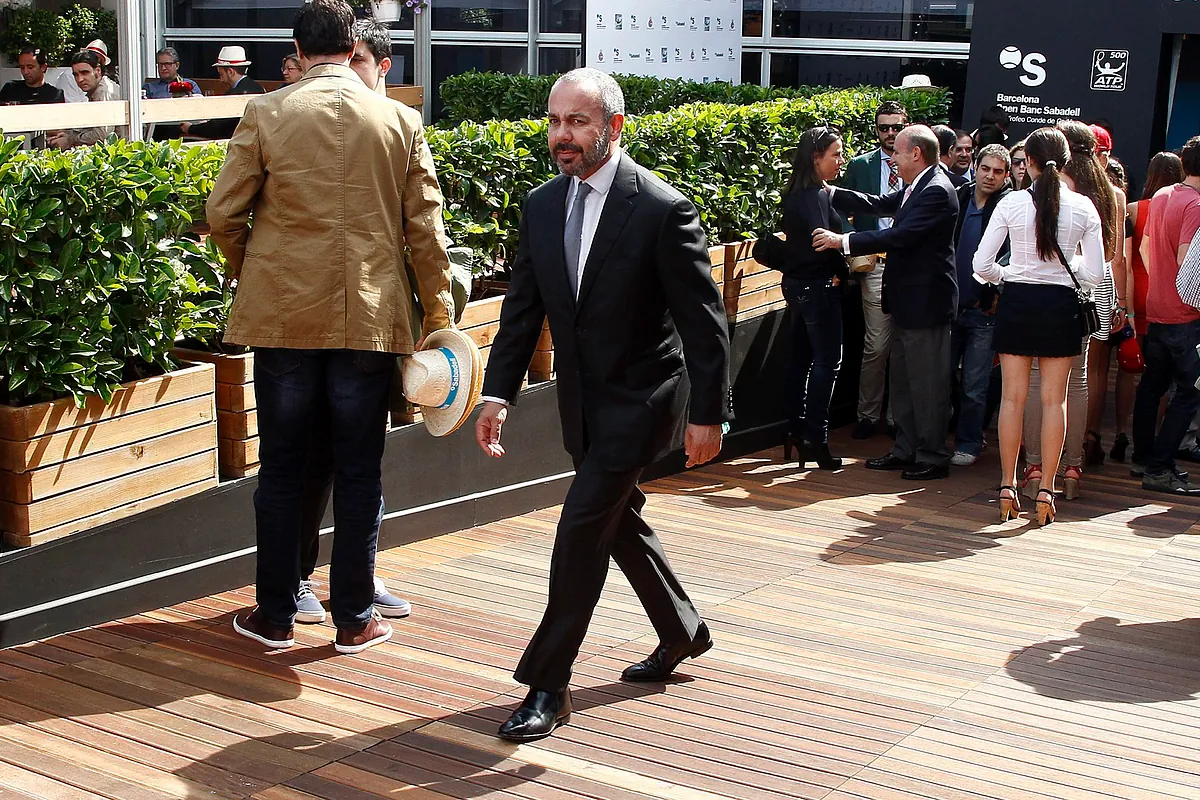 David Martínez vende casi la mitad de sus acciones de Sabadell