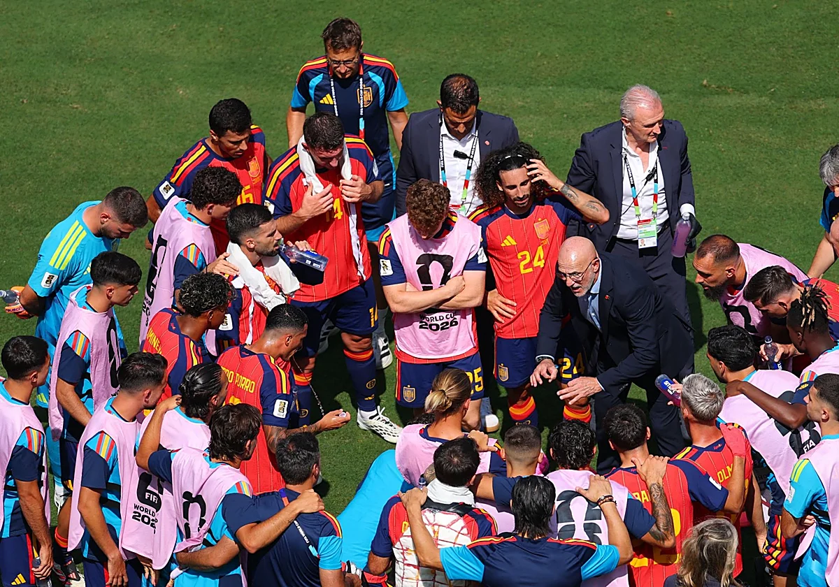 Un cambio de ciclo en La Roja nada traumático