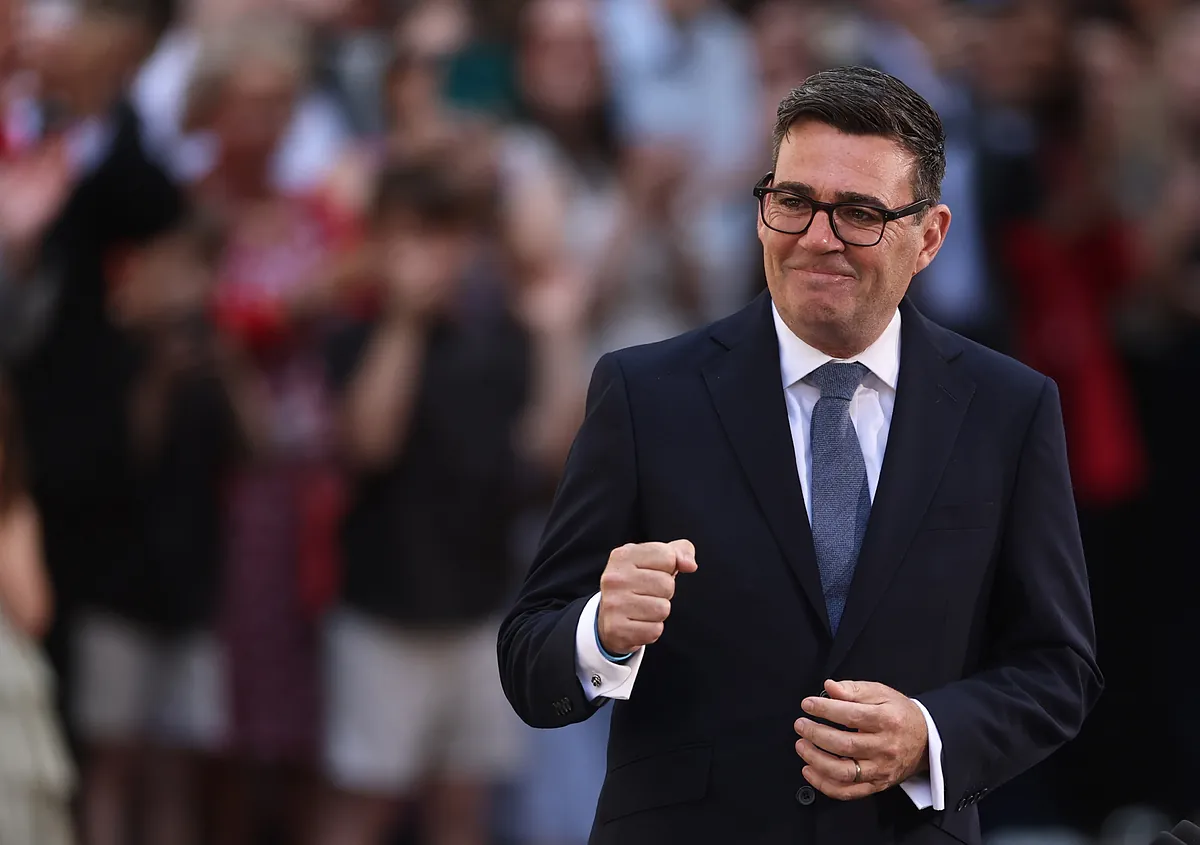 Burnham se estrena como primer ministro británico eliminando el IVA de la luz