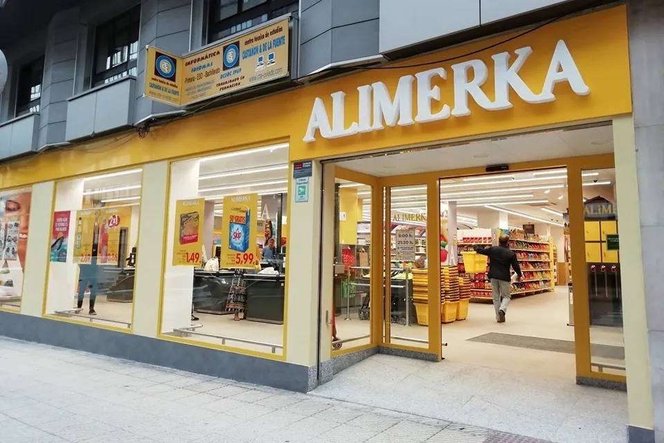 Alimerka gana un 53% menos en 2025 por sus inversiones