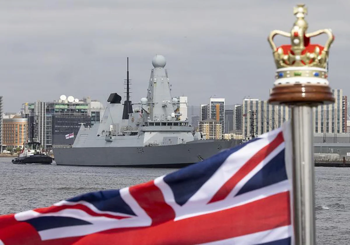 Una fragata rusa desafía a Burnham y hace prácticas de tiro frente a Plymouth
