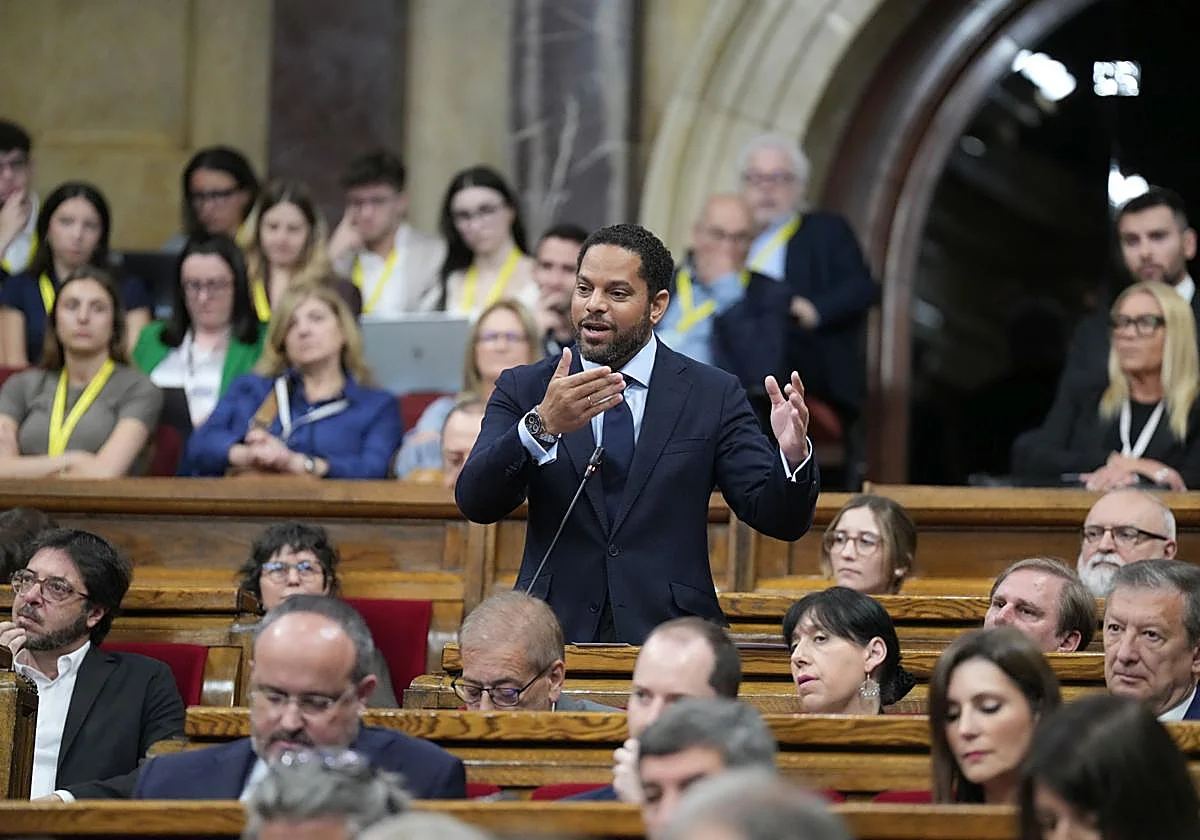 Vox y PP se quedan solos al pedir que el Parlament rinda homenaje a los catalanes de La Roja