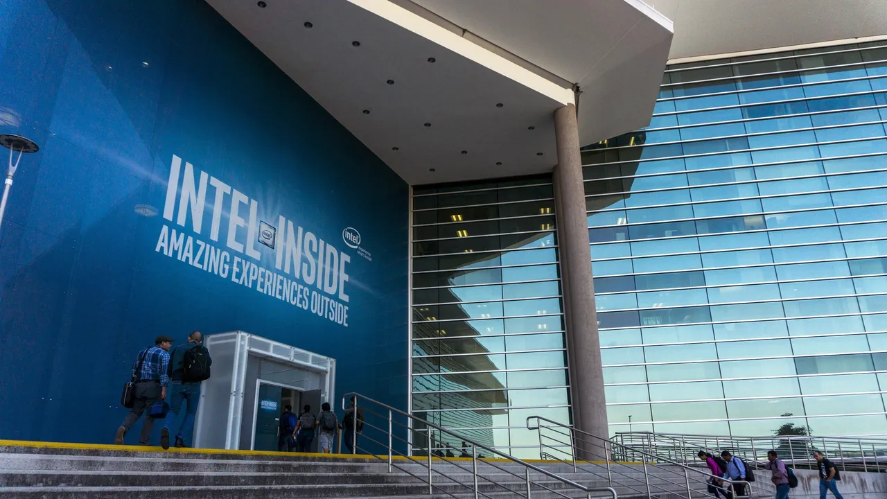 Visitamos el centro de Intel en Guadalajara que desarrolla la tecnología para los data centers y la infraestructura del futuro