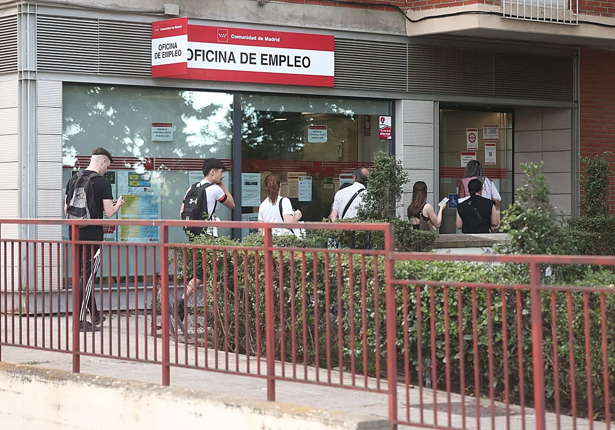 El menor temor a perder el trabajo dispara las ausencias