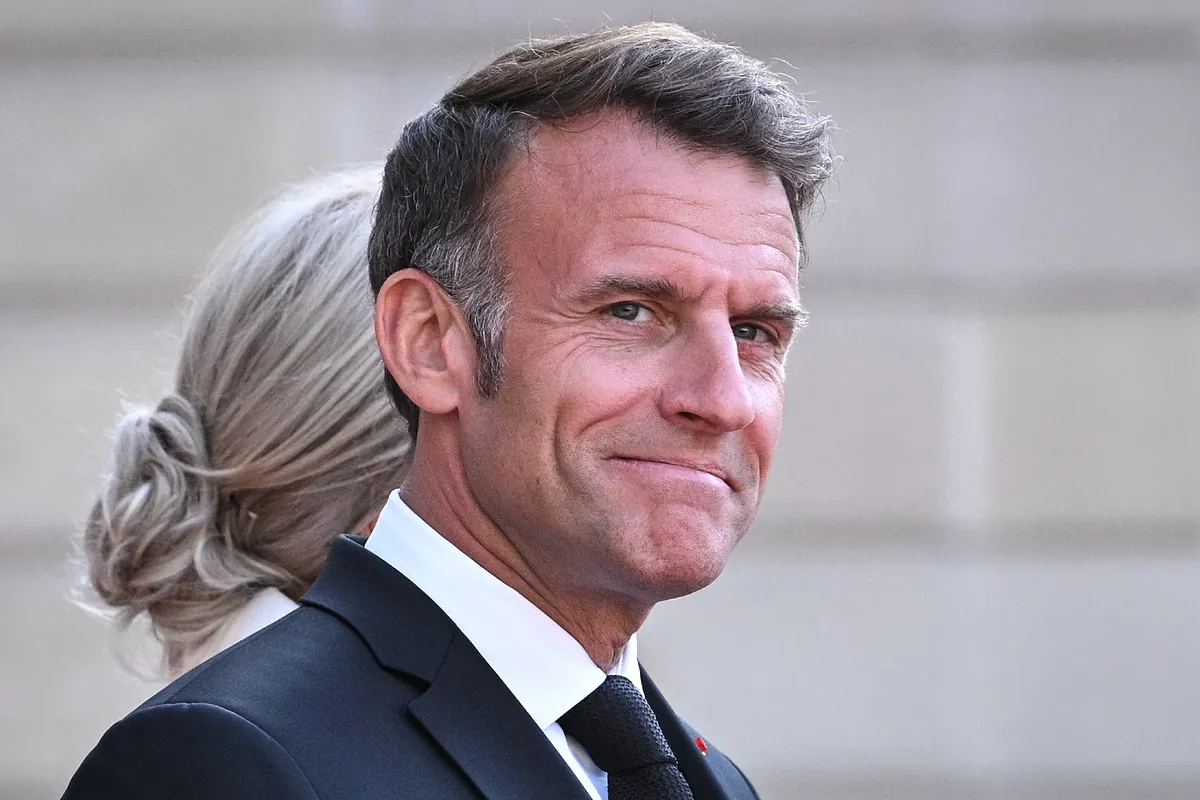 Francia prohíbe por ley el acceso a redes sociales a menores de 15 años