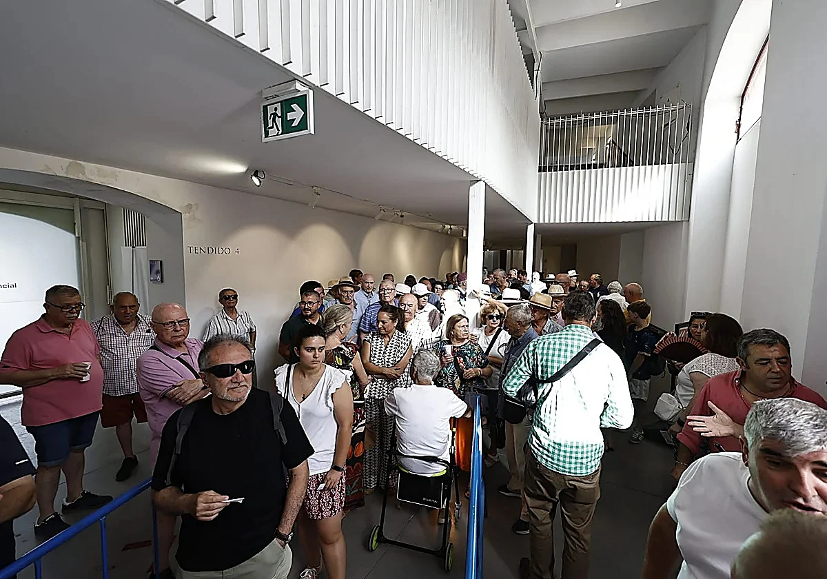 Malaga bullfighting fair attracts strong interest as queues on first day of season ticket renewal show