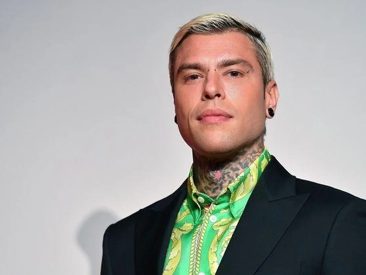 El rapero Fedez, ingresado de urgencia tras el nacimiento de su tercer hijo