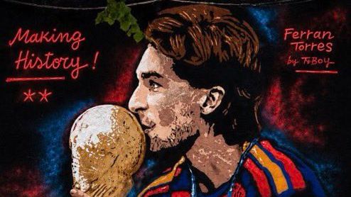 'Indepes' vandalizan el mural de Ferran Torres en Barcelona un día después de pintarse y el Ayuntamiento lo tapa
