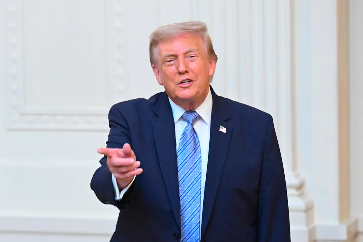 Trump avisa a las farmacéuticas de que aumentará los aranceles a medicamentos genéricos hasta el 200%