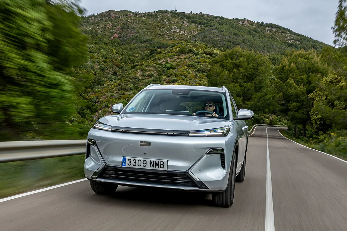 Ford y Geely cierran un acuerdo para fabricar coches eléctricos en Valencia