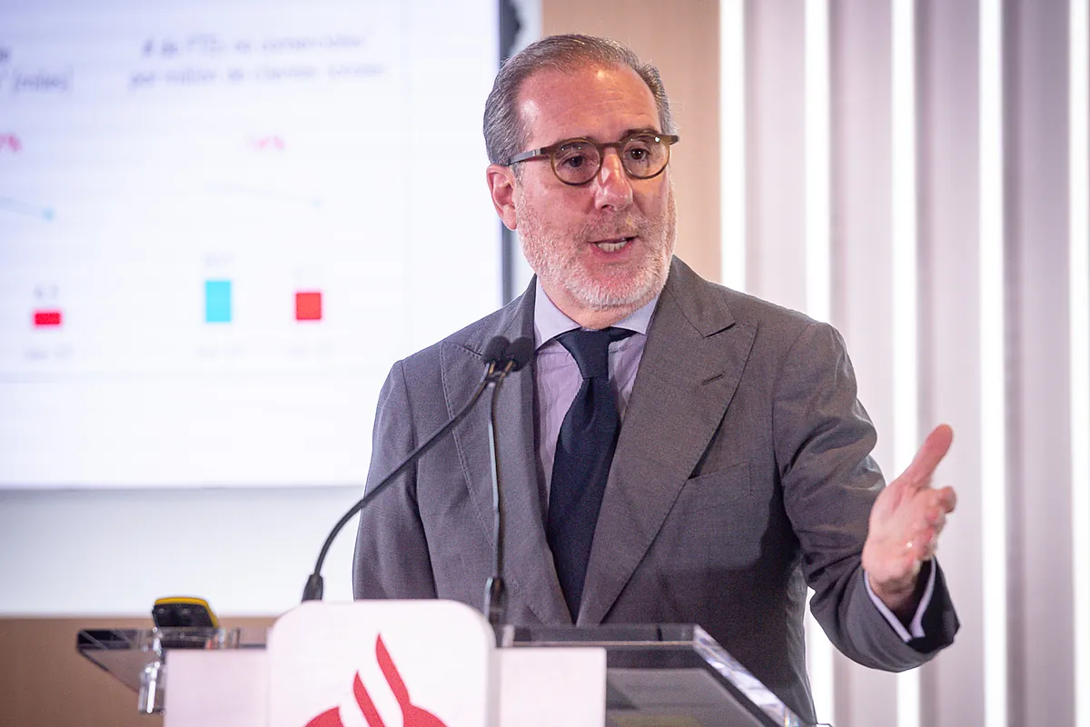Santander desliga el plan de prejubilaciones de la irrupción de la IA