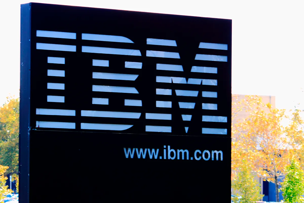 IBM gana 3.381 millones de dólares en el primer semestre, un 4% más