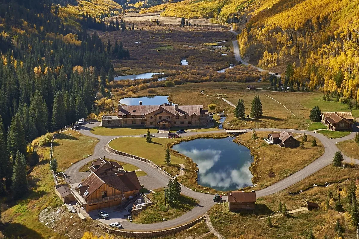 El millonario Bill Koch vente su rancho de Aspen por 33,5 millones de dólares tras pedir 125 millones en 2025