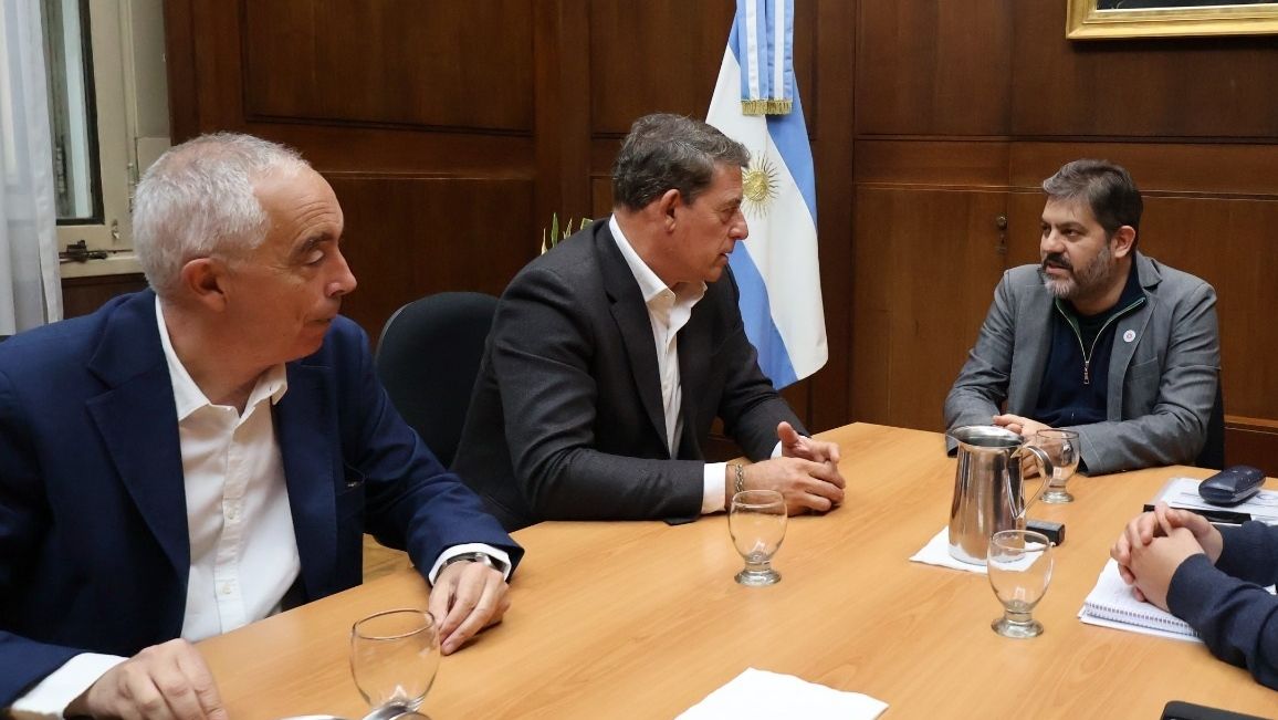 Líderes del PSOE y del BNG viajan a Buenos Aires y a Cuba para captar votos con la versión alterada de la 'ley de nietos'