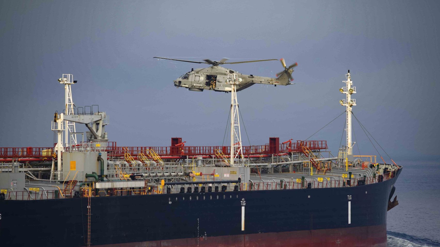 La UE autoriza el abordaje de buques de la flota fantasma rusa en el Índico como parte de la operación Atalanta