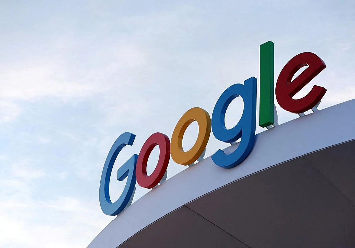Bruselas impone una multa de 890 millones a Google por prácticas contra la competencia