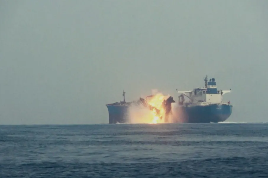 Los ataques hutíes en el Mar Rojo, que Trump promete castigar, disparan el petróleo a 100 dólares