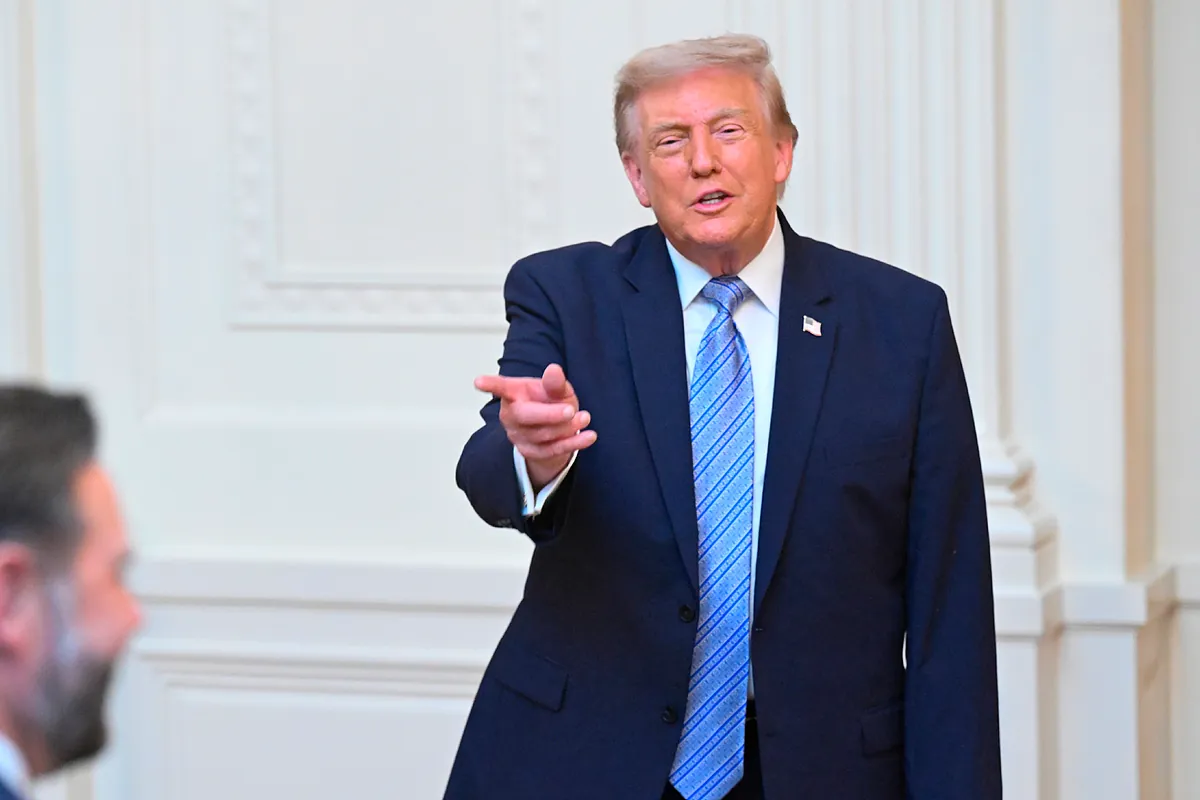 Trump afirma que EEUU mantendrá la ventaja sobre China en la IA para "dominar el futuro"