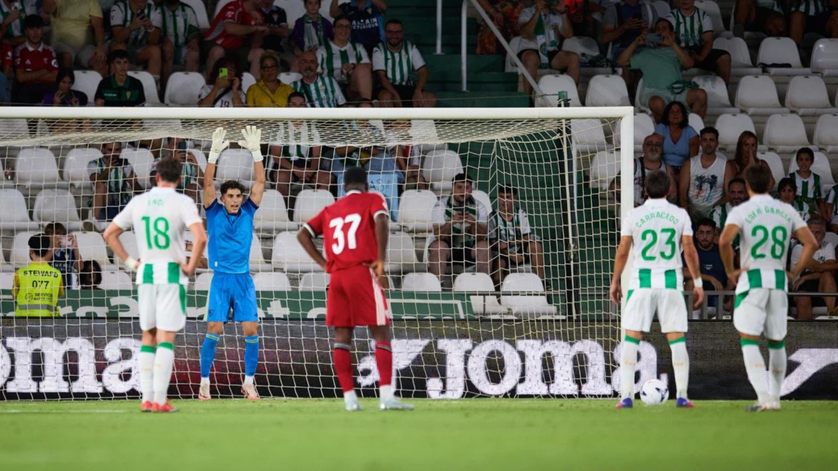 El Sevilla se lleva en los penaltis el Trofeo Puertas de Córdoba