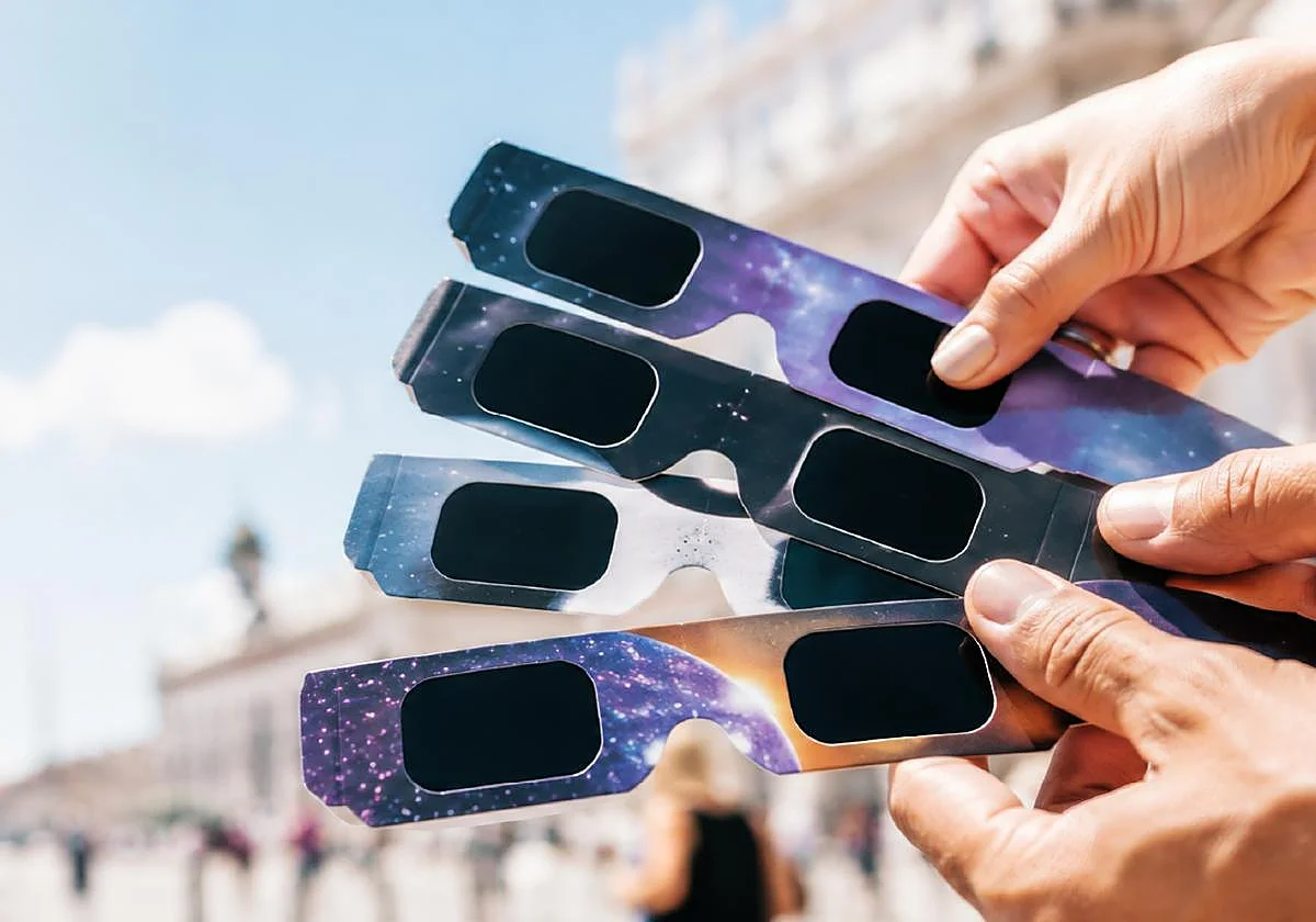 Guía médica para no jugarte la vista durante el eclipse