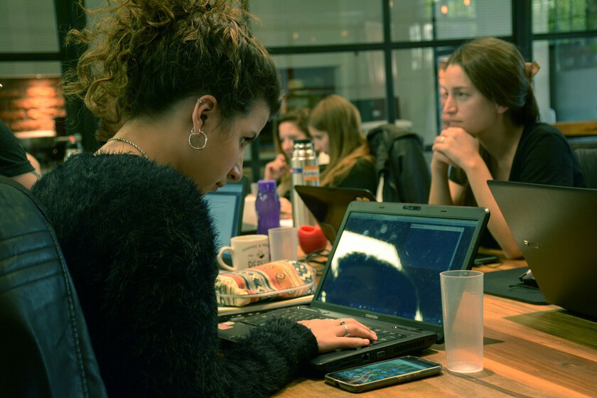 La generación Z no aguanta más de un año en sus empleos: no es por deslealtad ni salarios, es para ser mejores profesionales