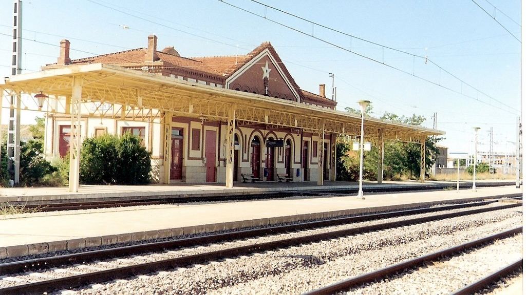 Muere electrocutado un joven al tocar la catenaria de una estación de tren fuera de servicio en Zuera (Zaragoza)