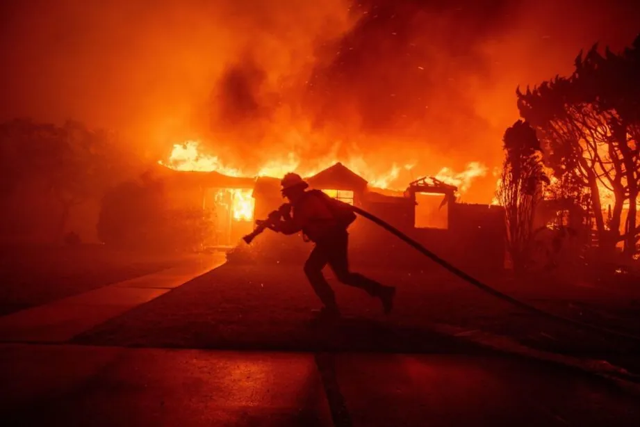 Los desastres climáticos causaron más de 120.000 millones de dólares en pérdidas durante 2025