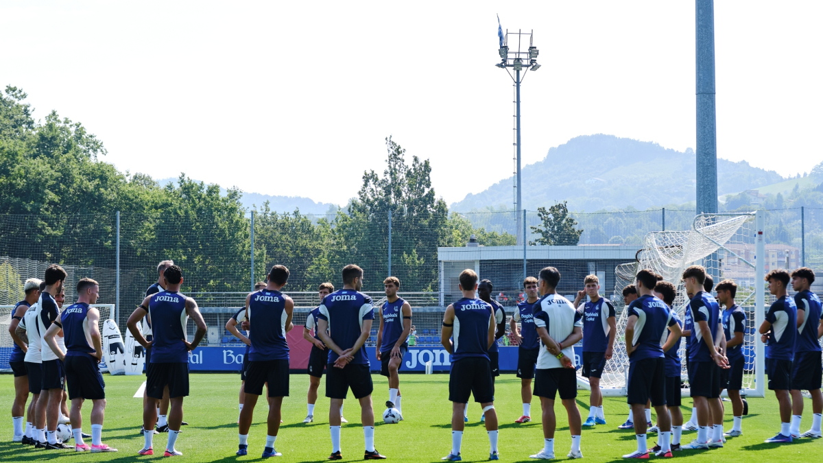 Matarazzo viaja a los amistosos de Inglaterra sin Karrikaburu pero con Kubo y Sucic