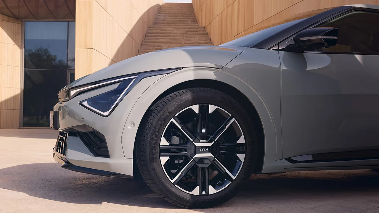 Este KIA es un gran olvidado pero, con 8.700 € de rebaja y 580 km de autonomía, supera al MGS6 y planta cara a BYD