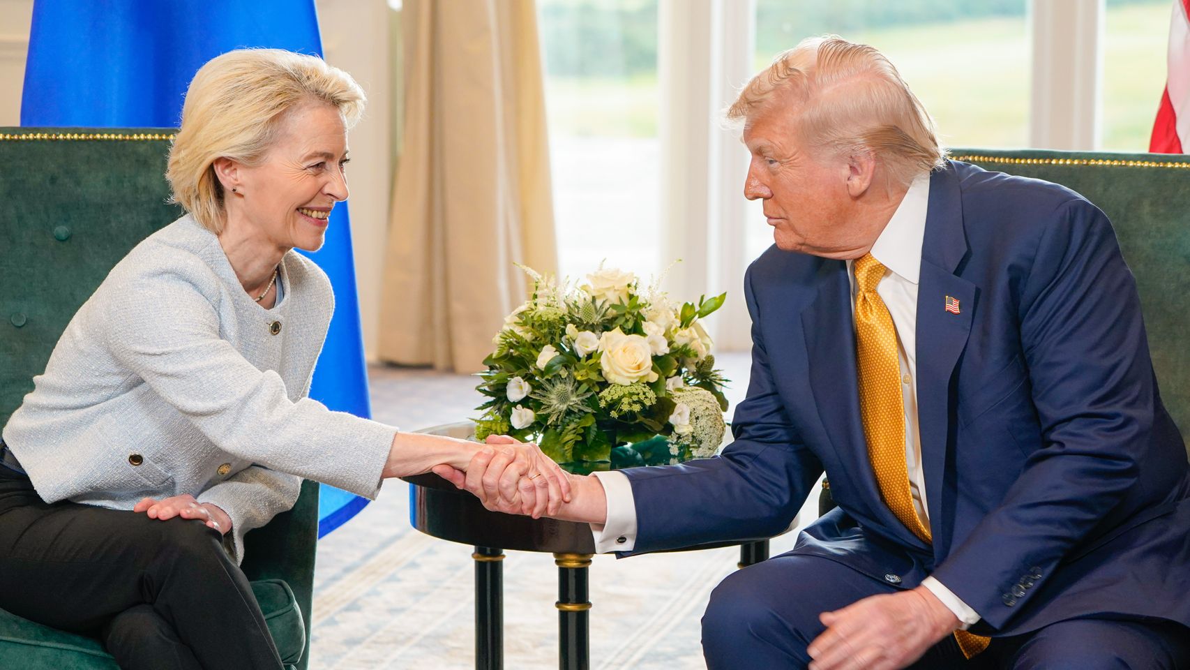 La UE se resigna a los nuevos aranceles por "trabajo forzoso" de Trump: "Están por debajo del tope acordado del 15%"
