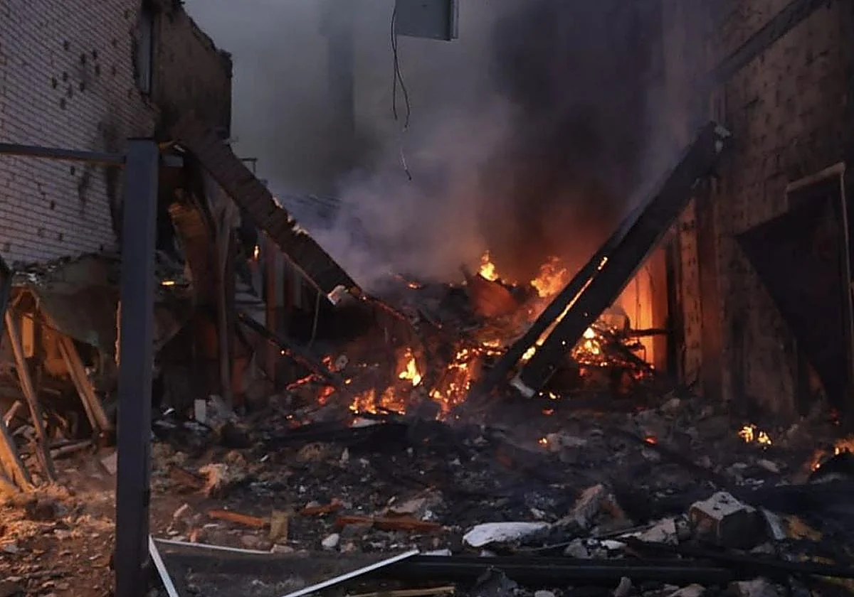 Rusia lanza un ataque masivo con drones y misiles sobre Kiev en vísperas de la reunión entre Zelenski y Trump