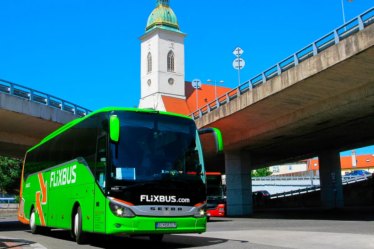 Flixbus logra parar la mayor concesión de autobus de España