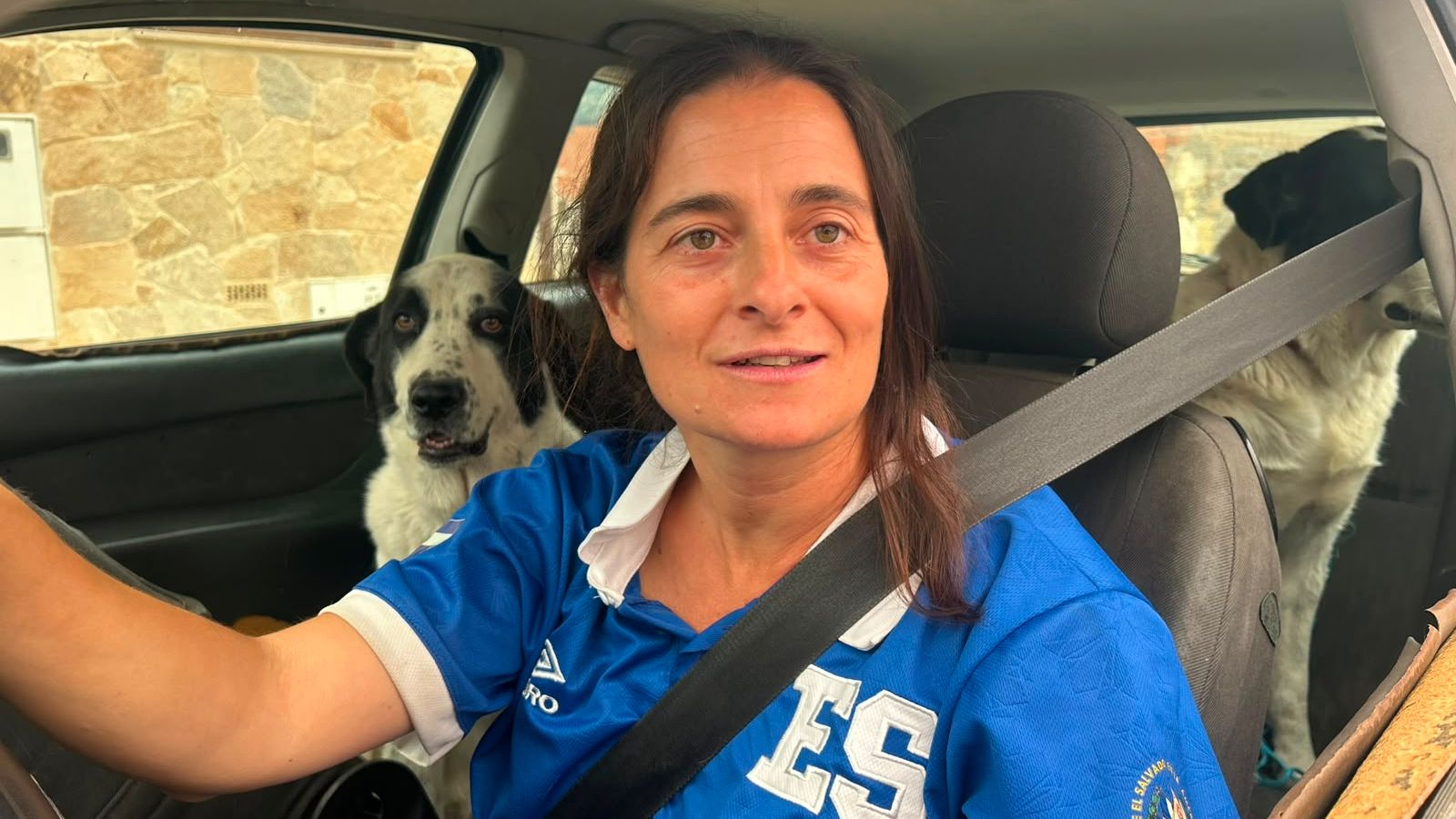 Cristina Herrero, la madrileña que se niega a abandonar Cenicientos a pesar del fuego: “No me voy sin mis animales”