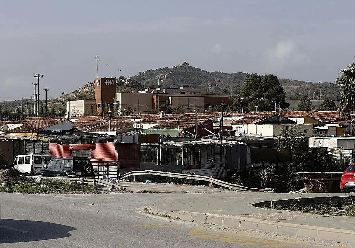 Cuatro heridos y dos detenidos en un tiroteo en Los Asperones