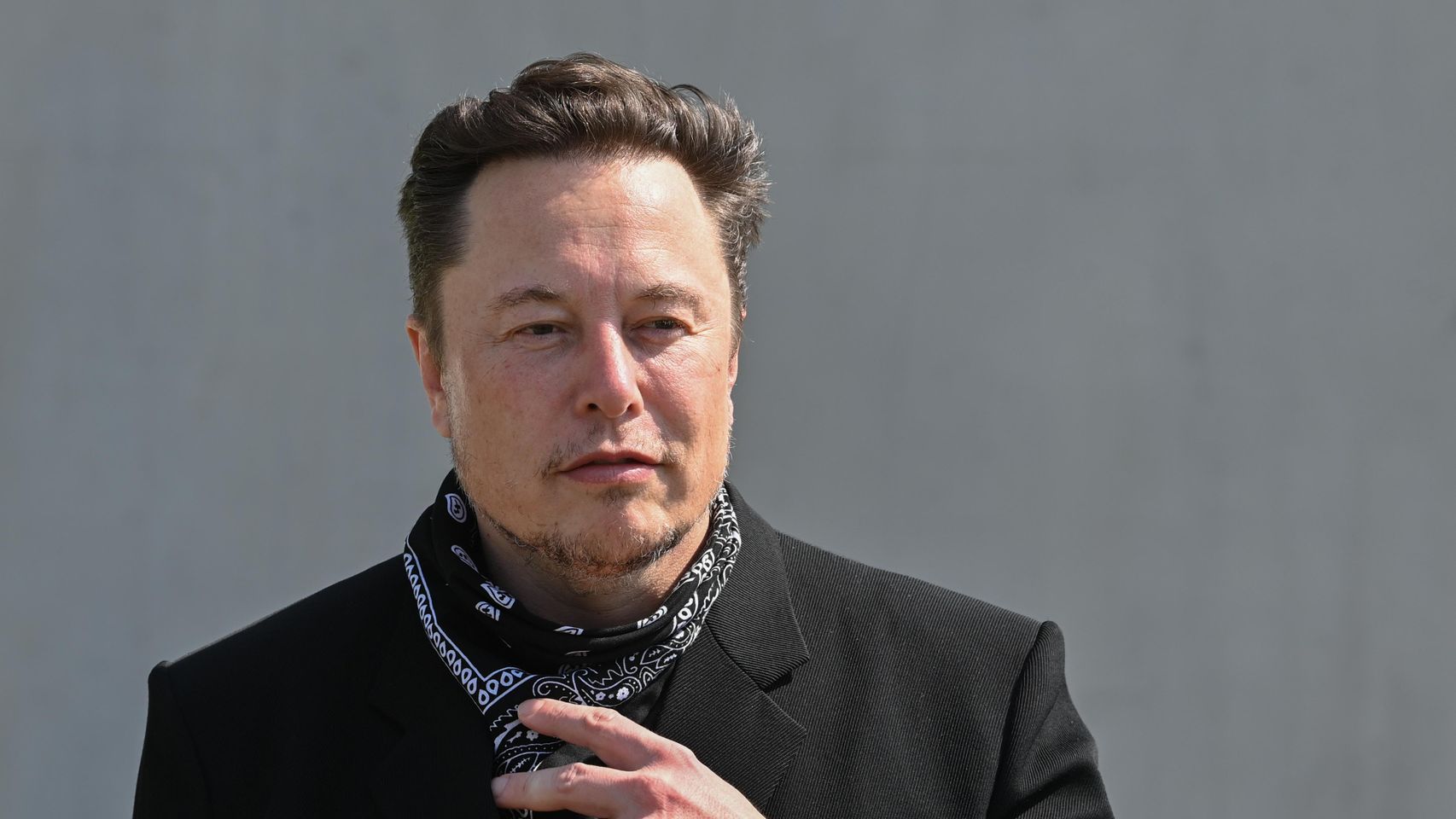 Elon Musk activa Starlink gratis a los afectados por los incendios de Madrid: "Los teléfonos se conectarán automáticamente"