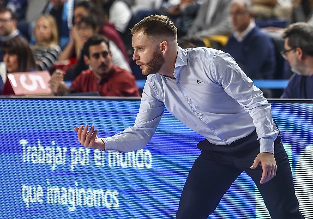 El Unicaja confirma la llegada de Mikel Ereño como técnico de su filial de la Liga U22