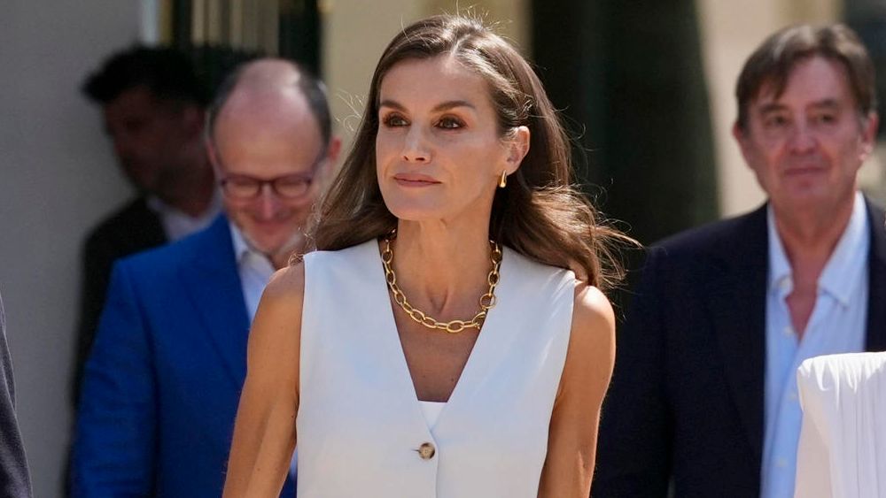 La reina Letizia preside en Jerez la reunión del Instituto Cervantes tras su visita a los evacuados por los incendios