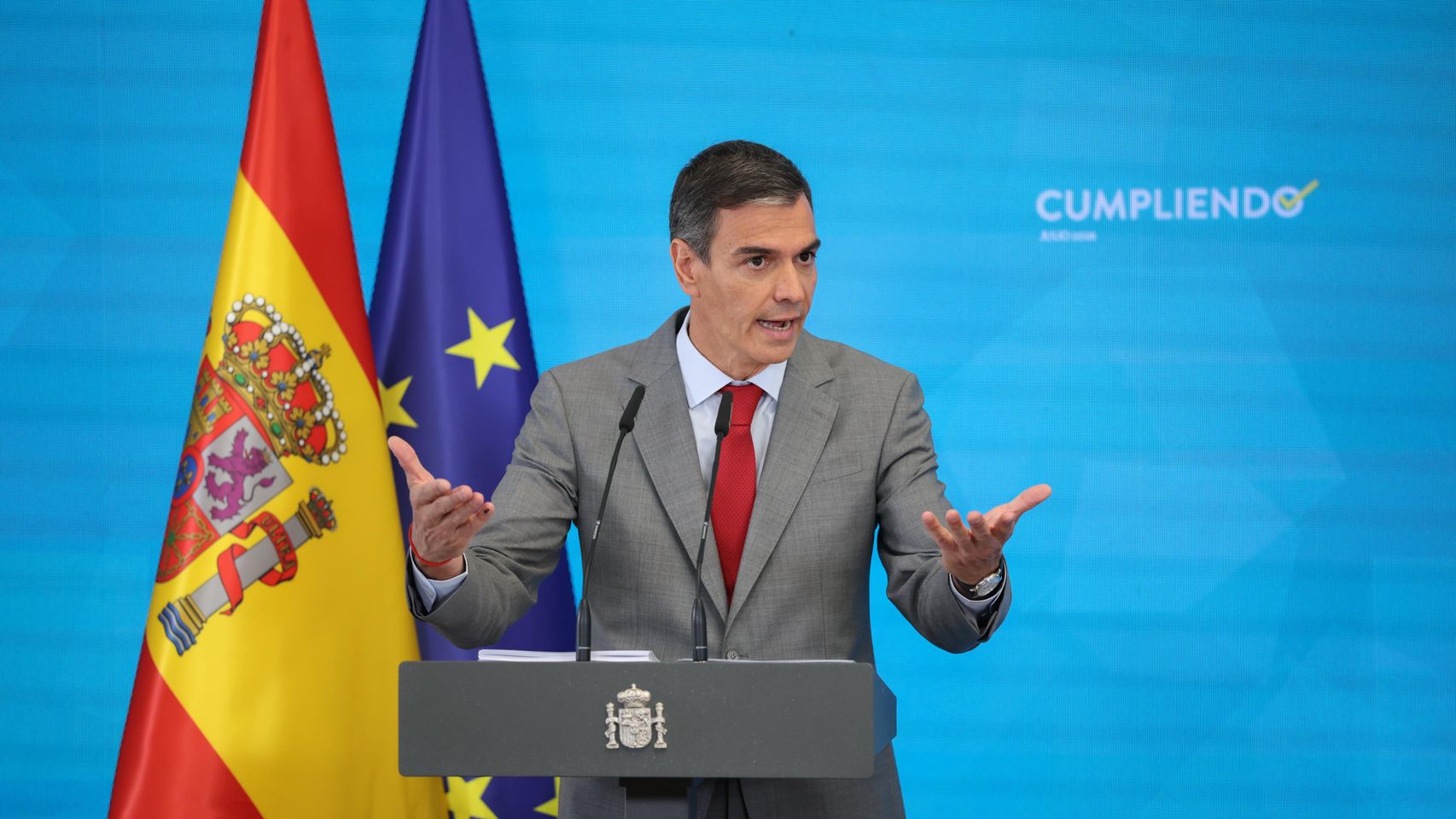 Sánchez se parapeta en el fuego para no cerrar el curso con la corrupción pero no negociará con Feijóo un pacto de Estado