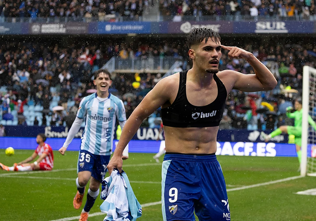 El Málaga, con un final esperanzador a un 2025 que sembró dudas