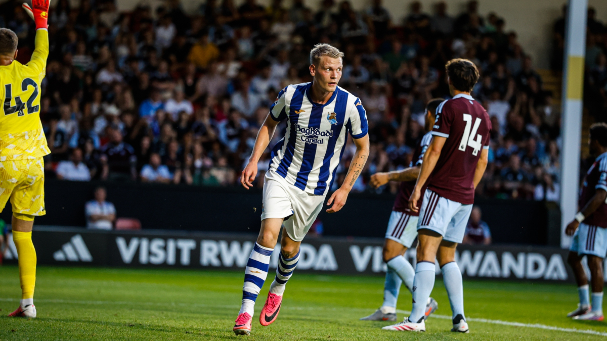Óskarsson, hat trick de amistosos marcando