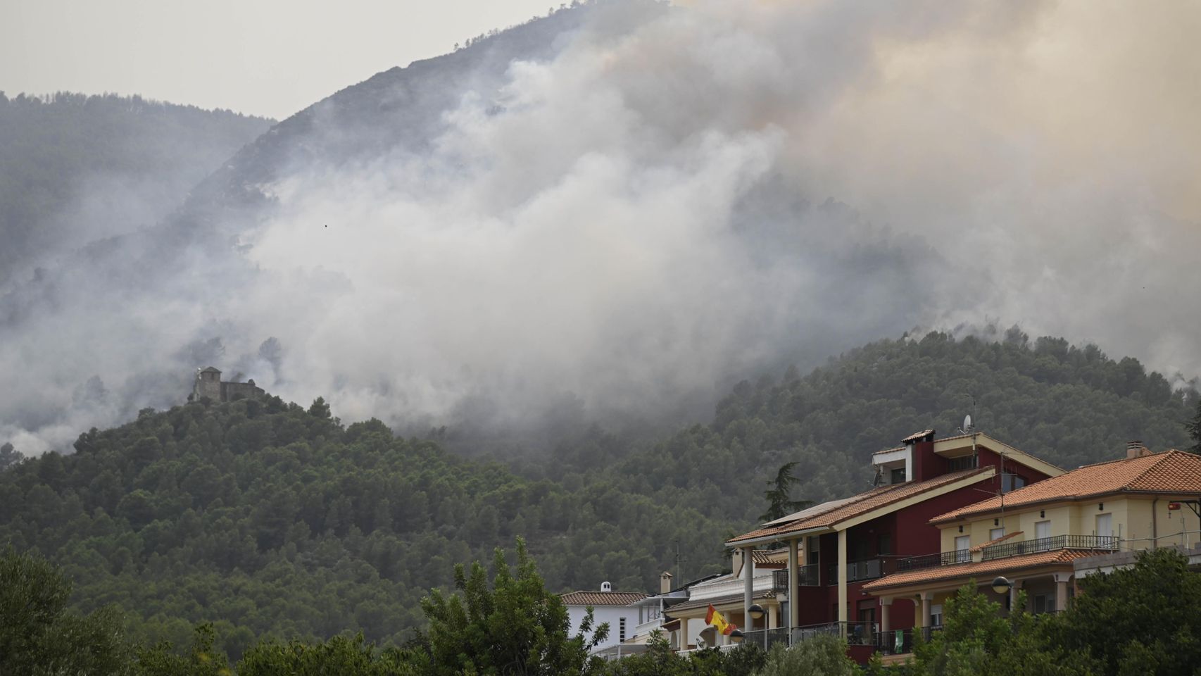 Así avanza el incendio de la Vall d'Uixó en su quinto día: 9.300 hectáreas en un perímetro de 81 km y 10.000 evacuados