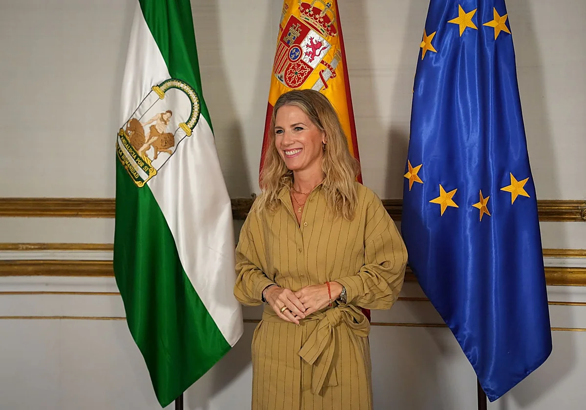 La presidenta del Parlamento augura una legislatura «muy productiva» tras el pacto PP-Vox